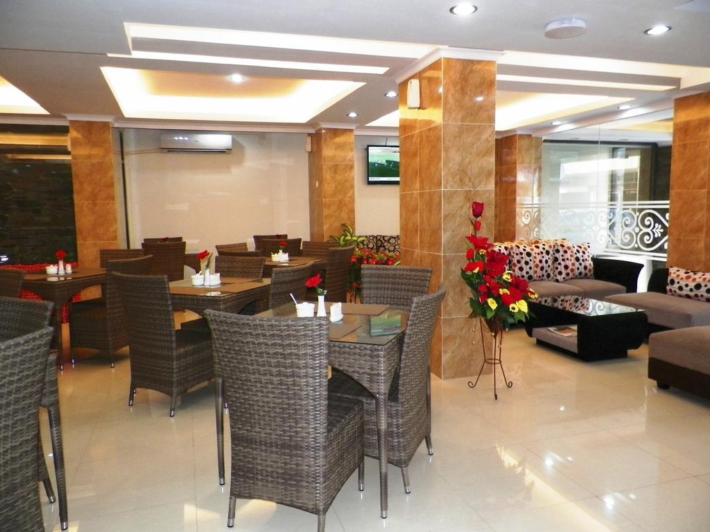 Maranatha Grand Hotel Yogyakarta Exterior foto