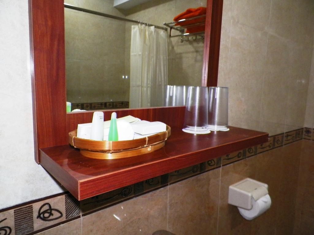 Maranatha Grand Hotel Yogyakarta Zimmer foto